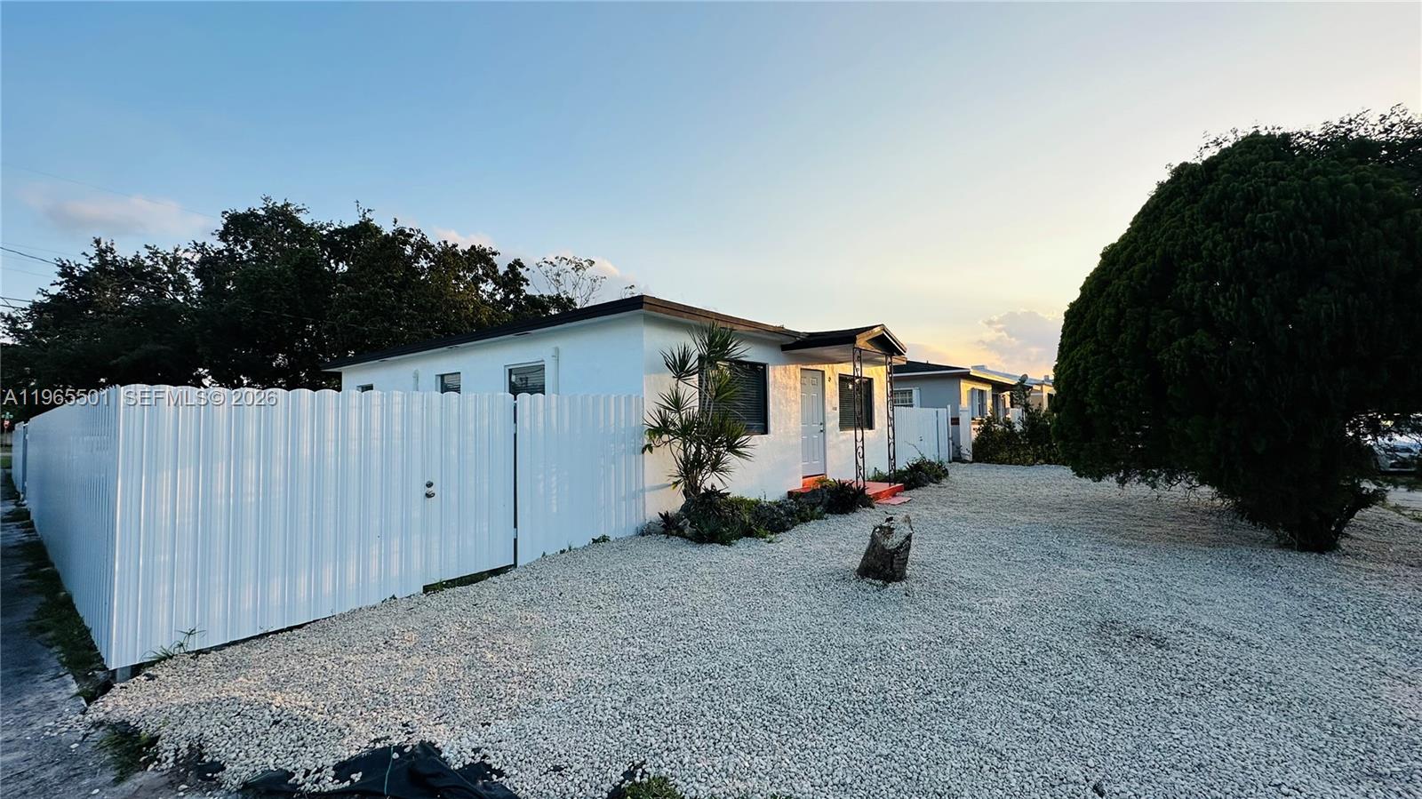 STEPHEN MANOR - Residential