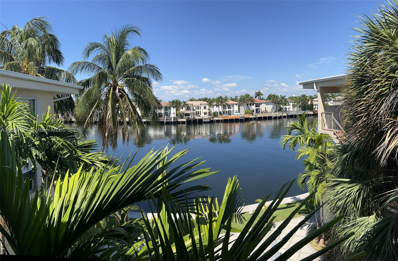 Beautiful apartment, remodeled. Conveniently located on S Ocean Dr just across the street from the beach, close to supermarkets, restaurants and everything you need for a pleasant stay. View of the main room to the Intracoastal. Kitchen equipped with new appliances, ceramic floor, closets, central AC unit, impact windows, and blinds.