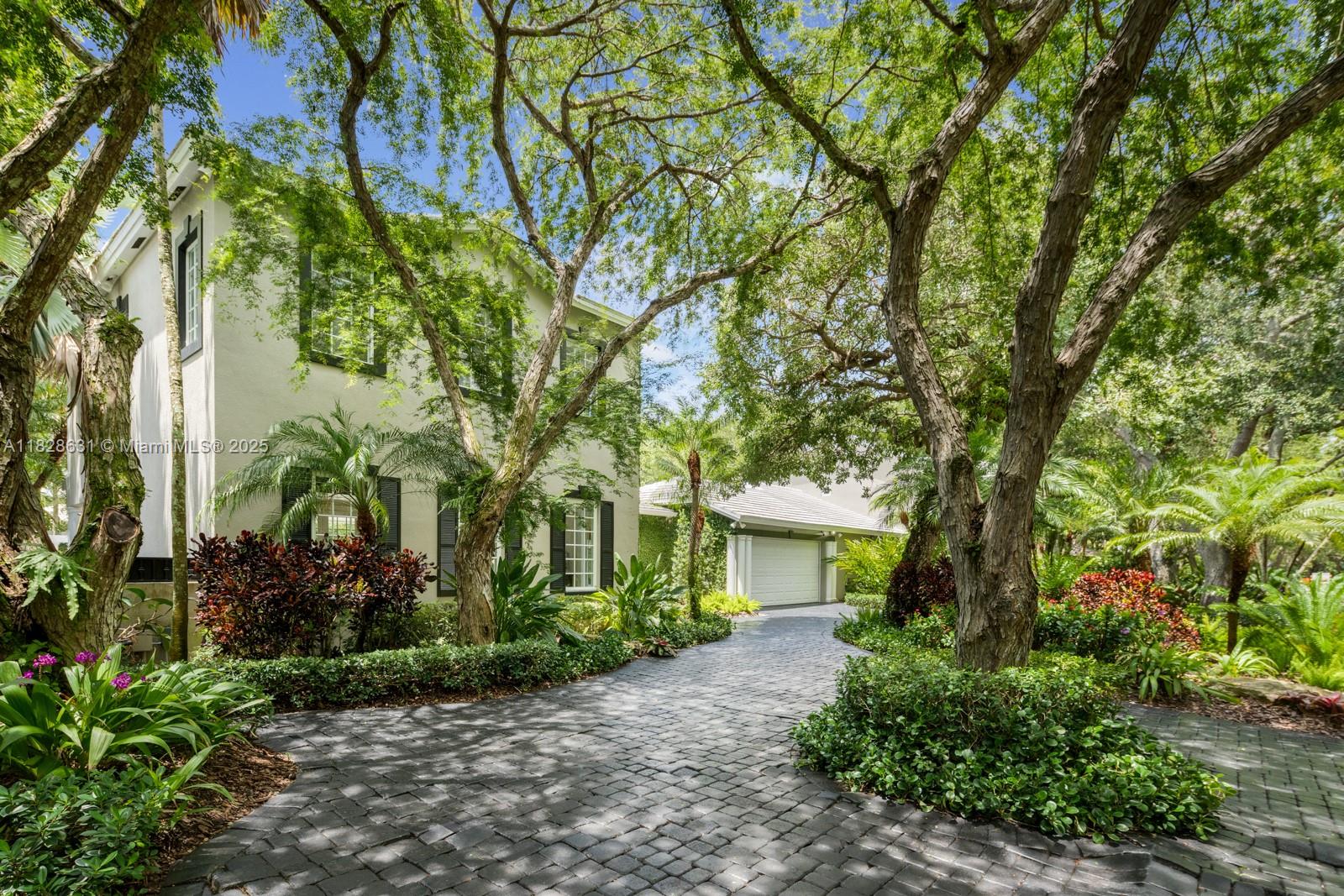 KINGS COVE - Residential