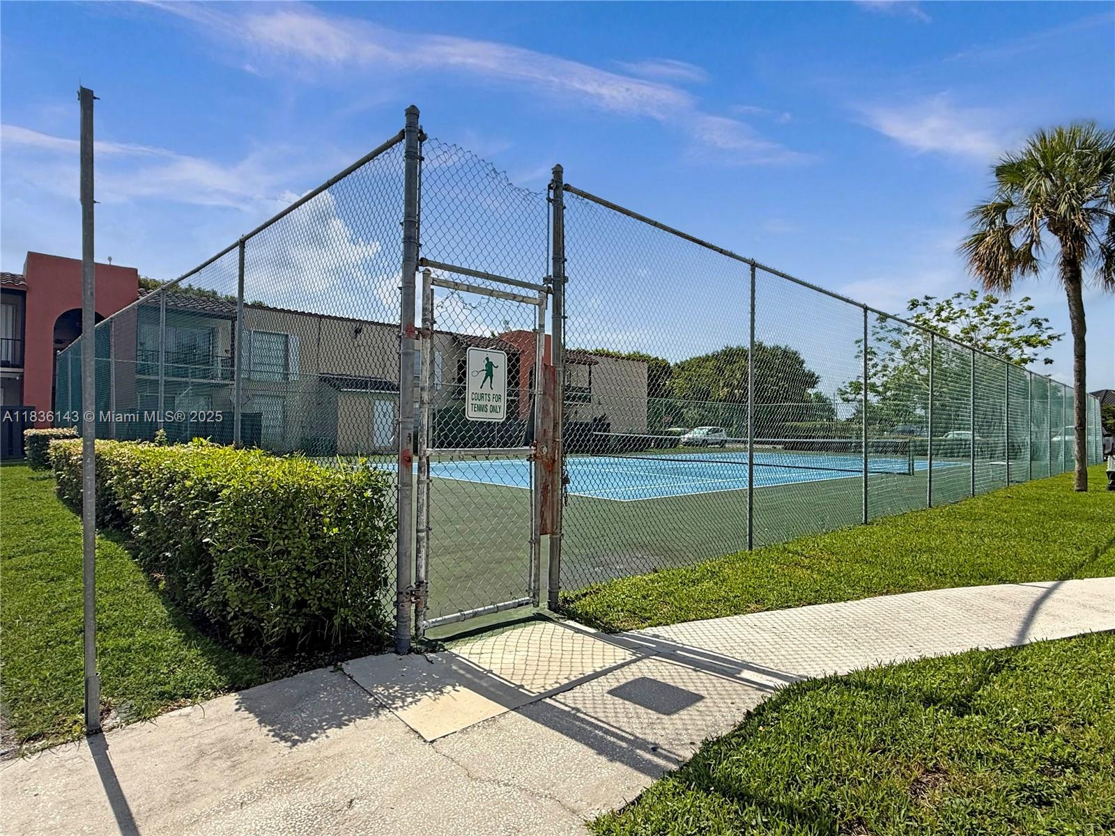 SPANISH TRACE CONDO - Residential