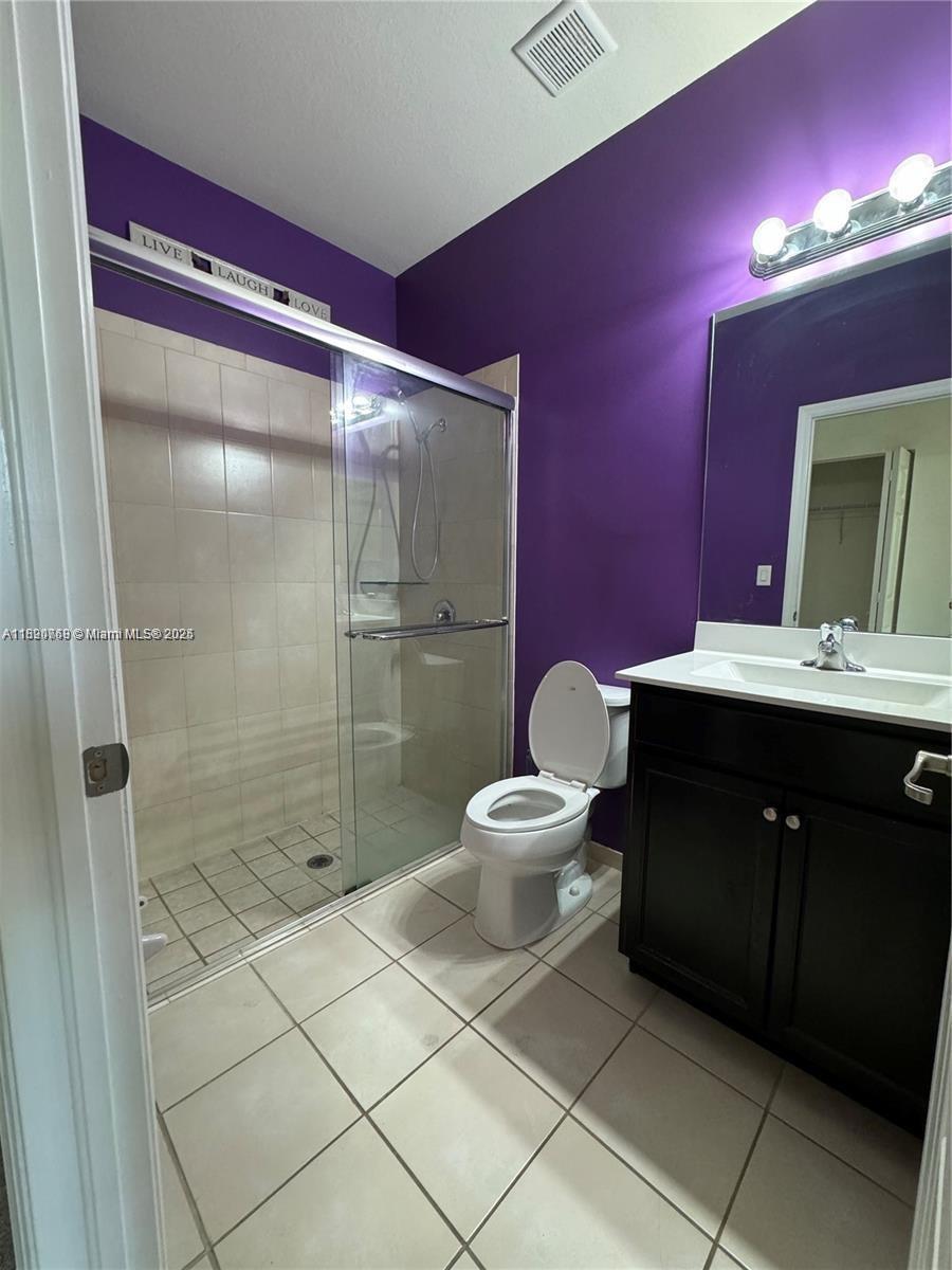 COCO PALM ESTATES - Residential Lease