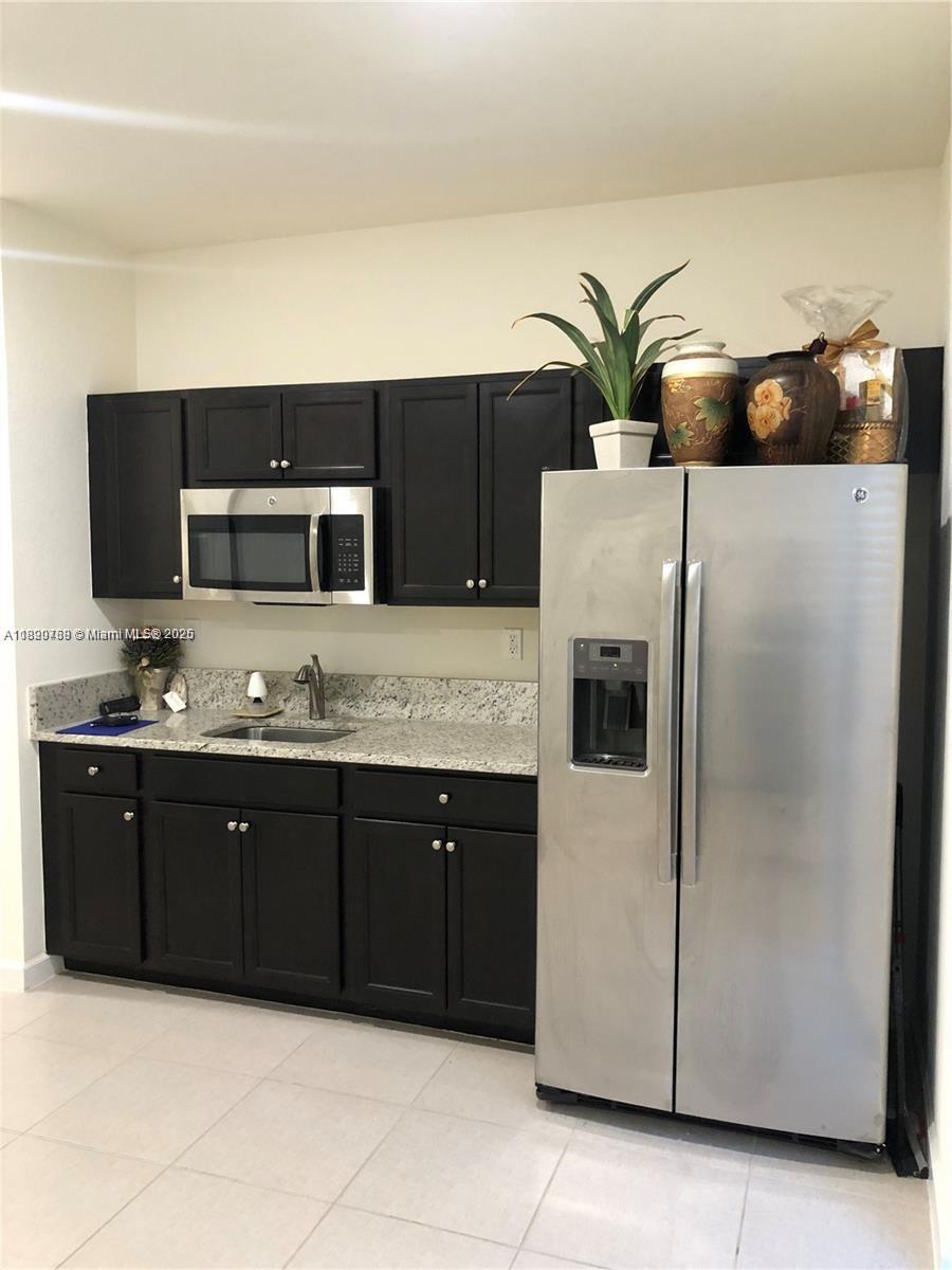 COCO PALM ESTATES - Residential Lease