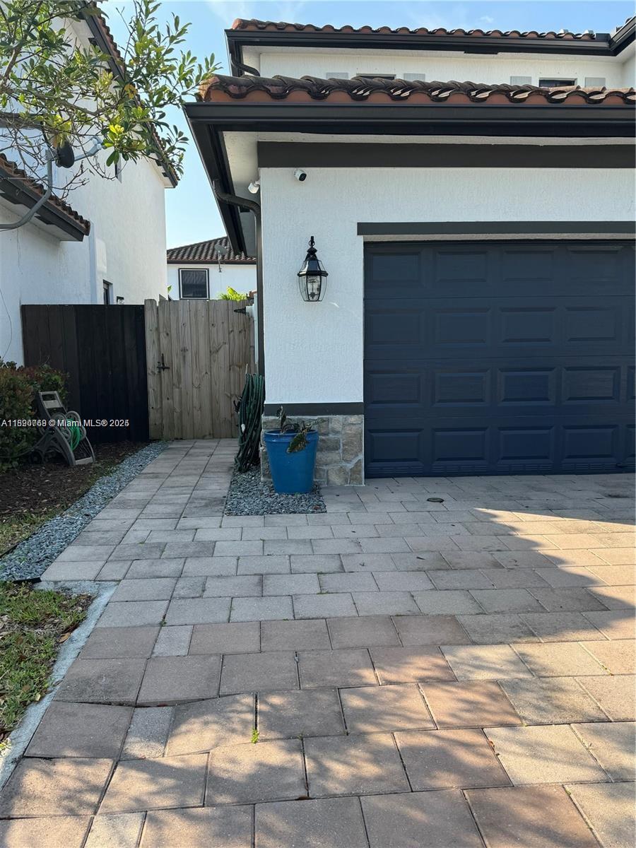 COCO PALM ESTATES - Residential Lease