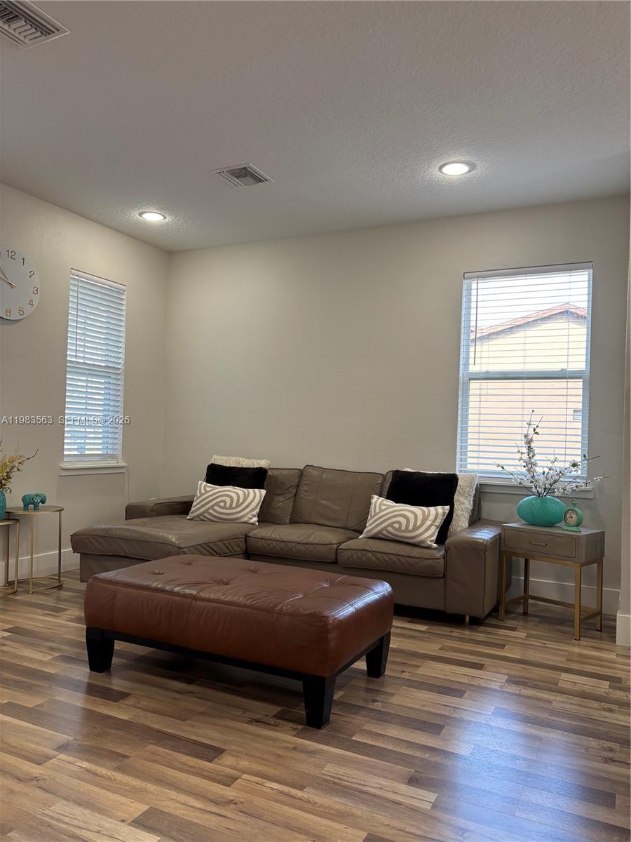 BELLAVISTA BUILDING GROUP - Residential