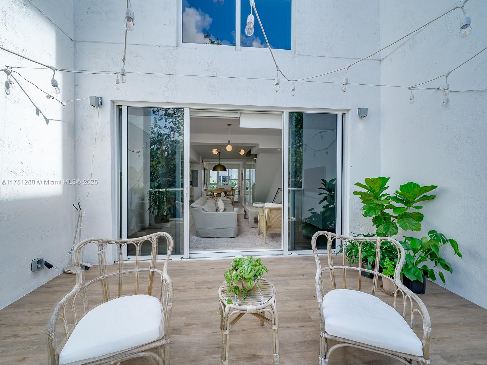 455 Ne 39th St 204, Miami, Broward County, Florida - 2 Bedrooms  
3 Bathrooms - 
