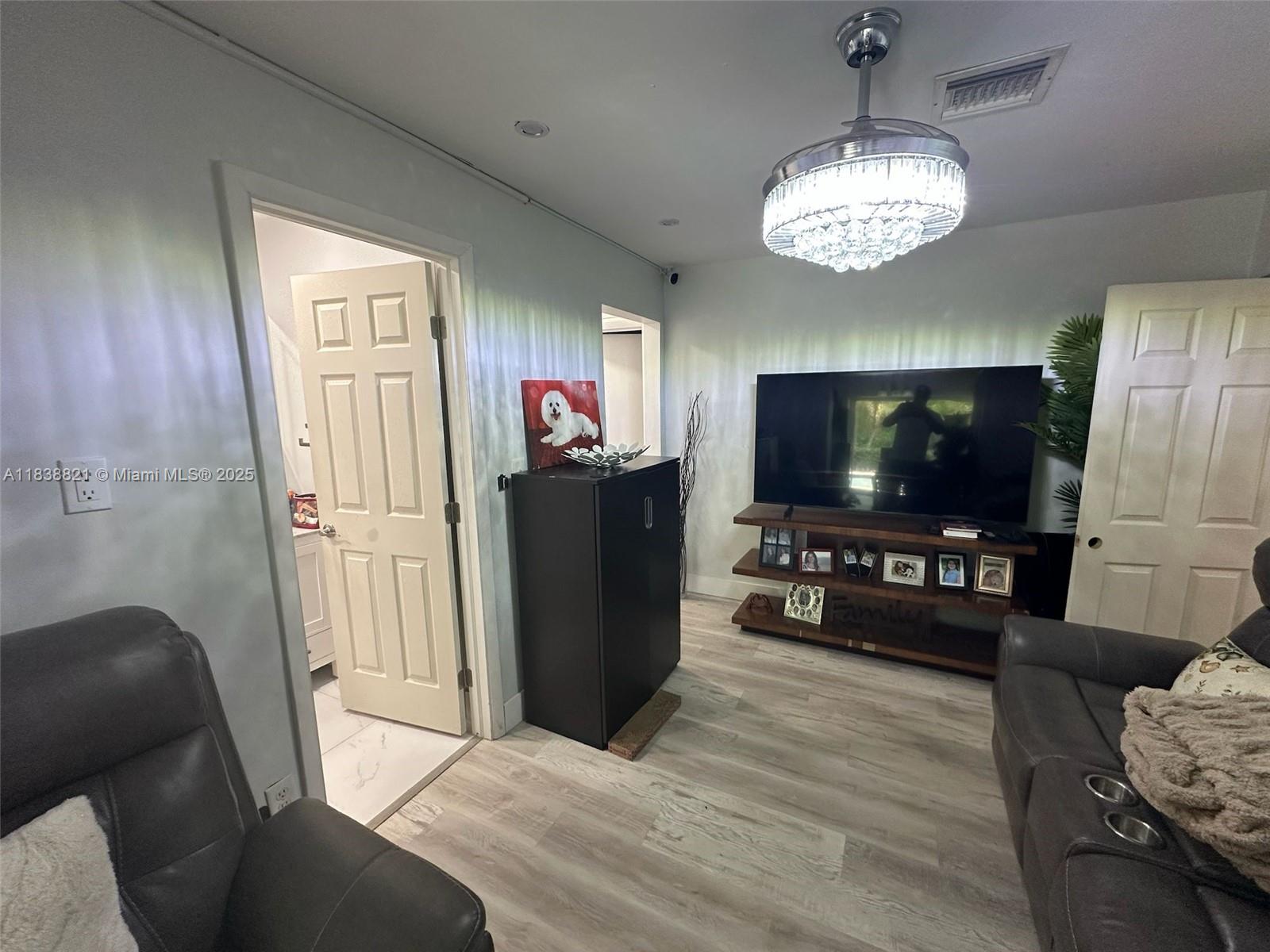 1249 S Flamingo Rd