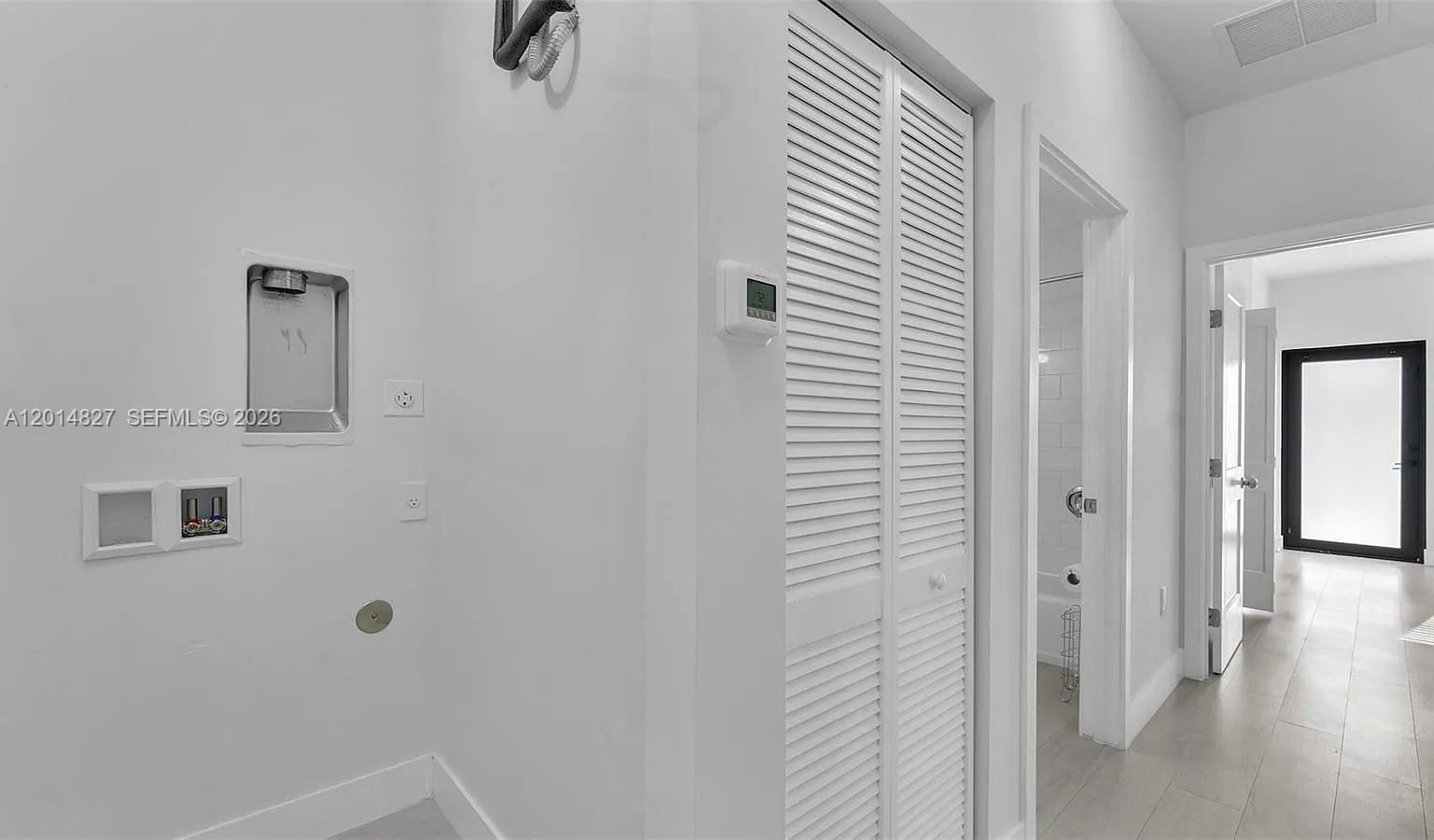 INGLESIDE PARK - Residential Lease