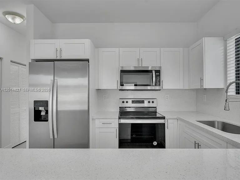 INGLESIDE PARK - Residential Lease