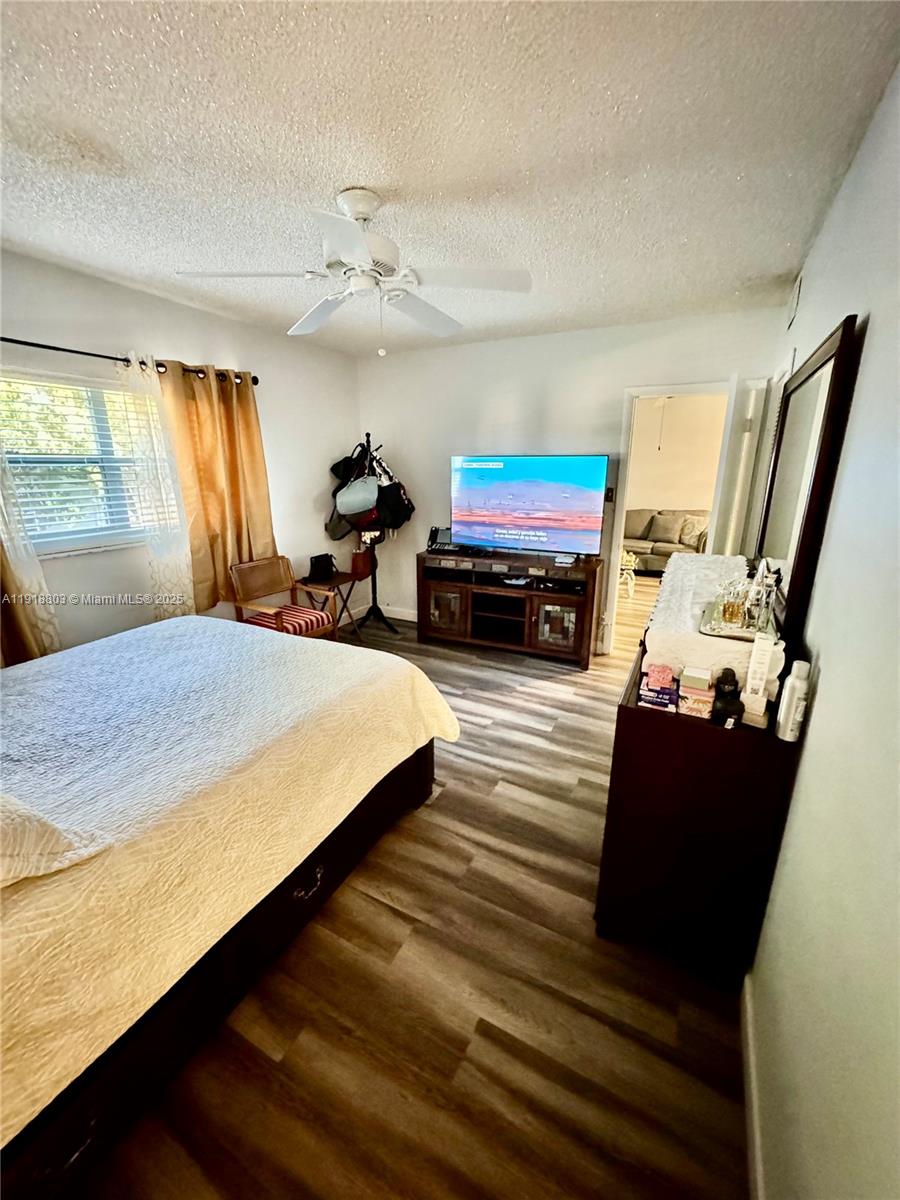 ORIOLE GARDENS 21 CONDO - Residential