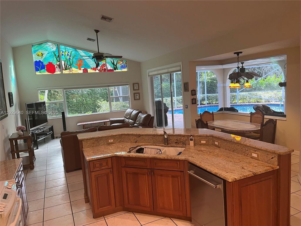 Photo of 123 Victorian Ln, Jupiter, FL 33458 (MLS # A11929640)