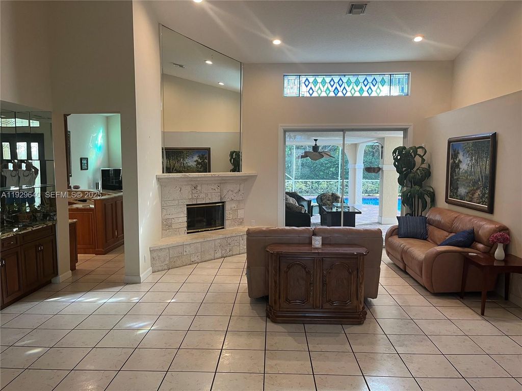 Photo of 123 Victorian Ln, Jupiter, FL 33458 (MLS # A11929640)