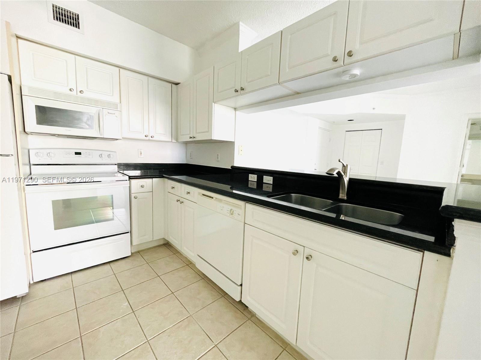 PORTO BELLAGIO CONDO - Residential