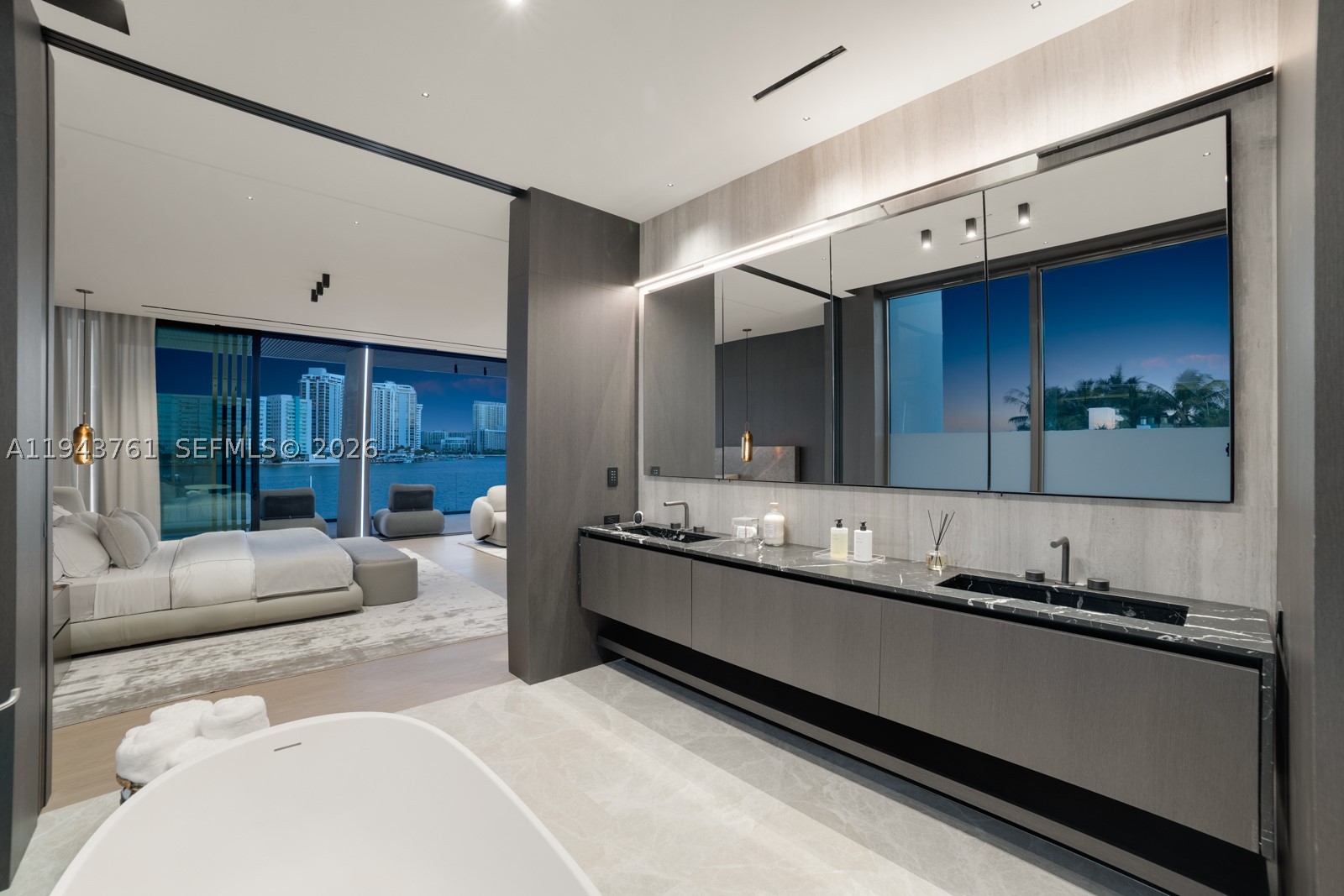 217 E Rivo Alto Dr