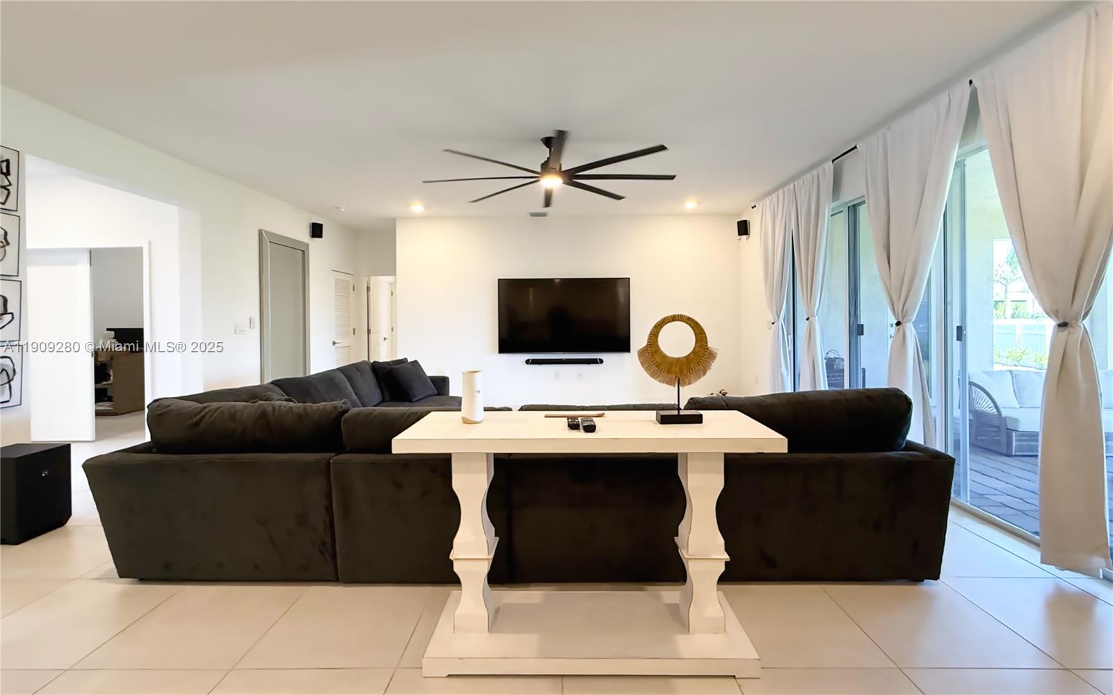 KROME GROVE ESTATES - Residential