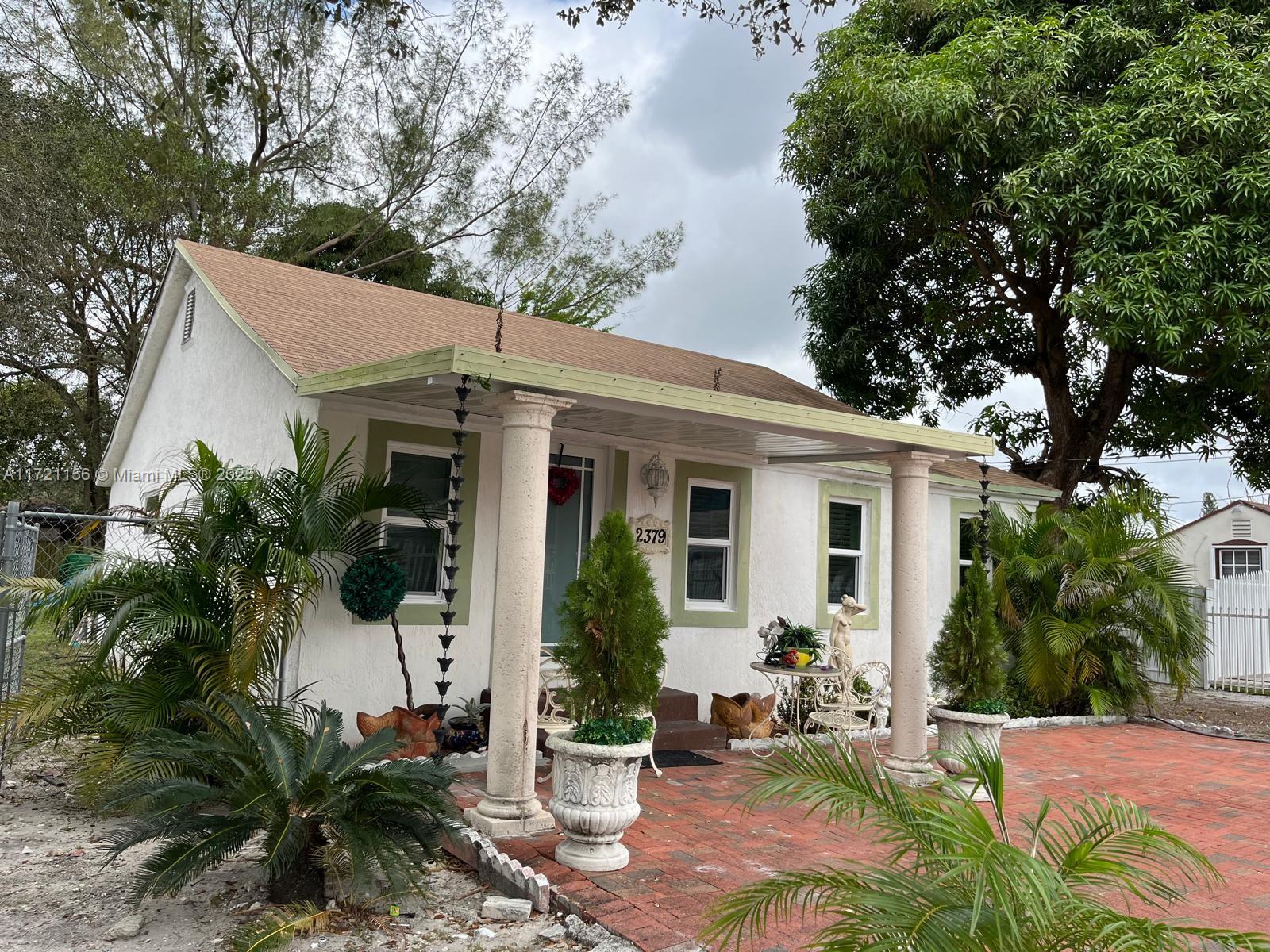 2379 Nw 100th St, Miami, Broward County, Florida - 3 Bedrooms  
2 Bathrooms - 