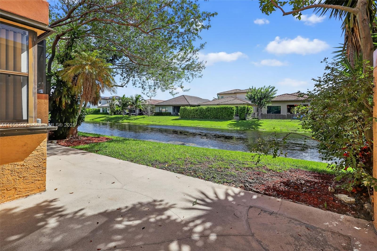 PEMBROKE LAKES SOUTH - Residential