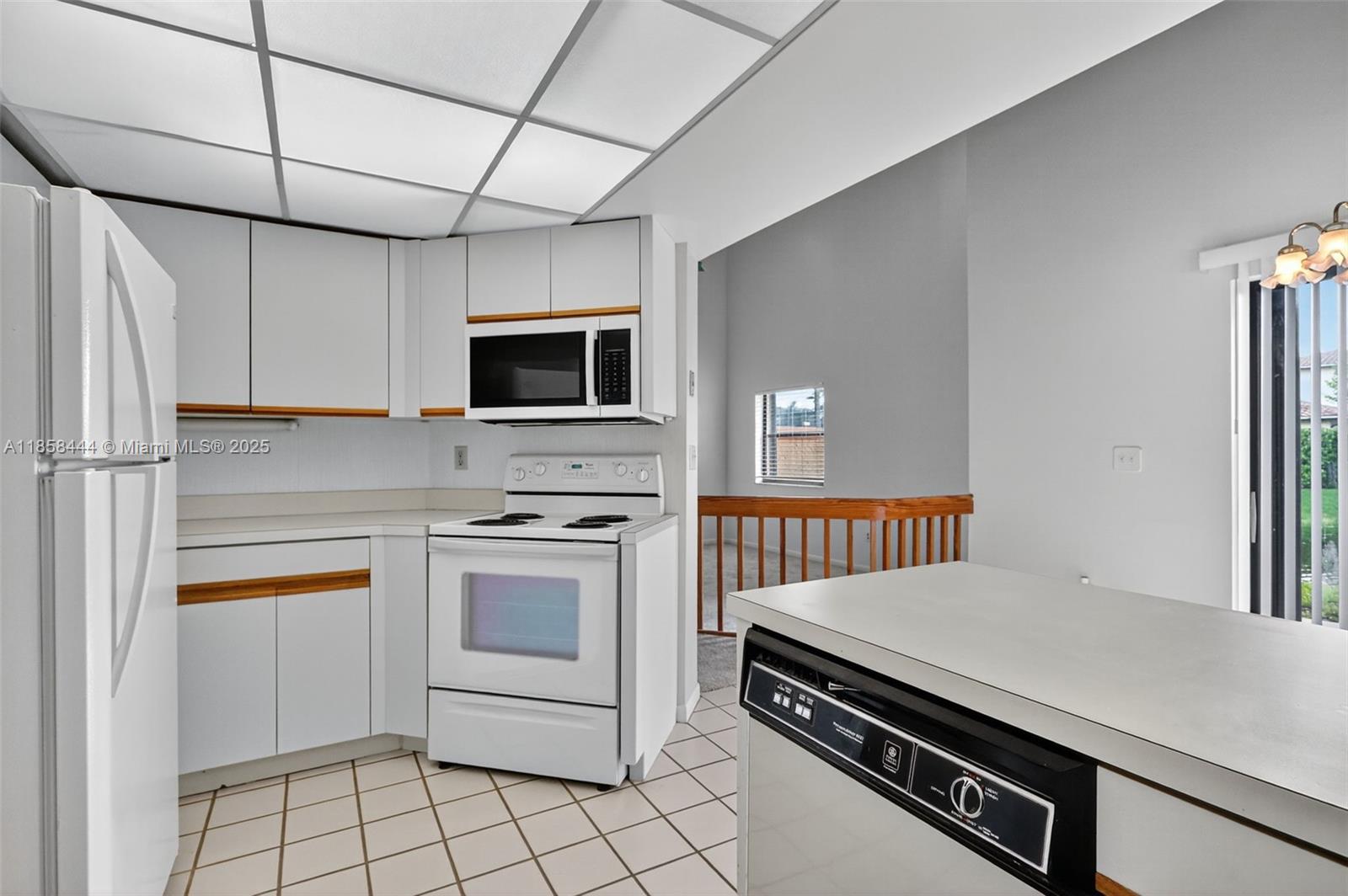 PEMBROKE LAKES SOUTH - Residential