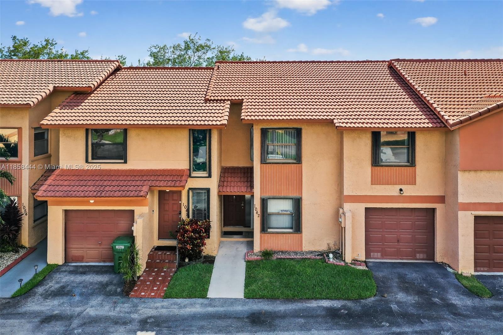 PEMBROKE LAKES SOUTH - Residential