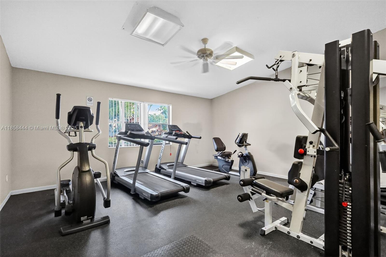 PEMBROKE LAKES SOUTH - Residential