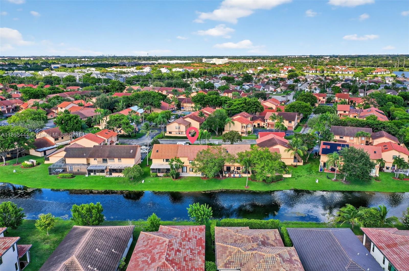 PEMBROKE LAKES SOUTH - Residential