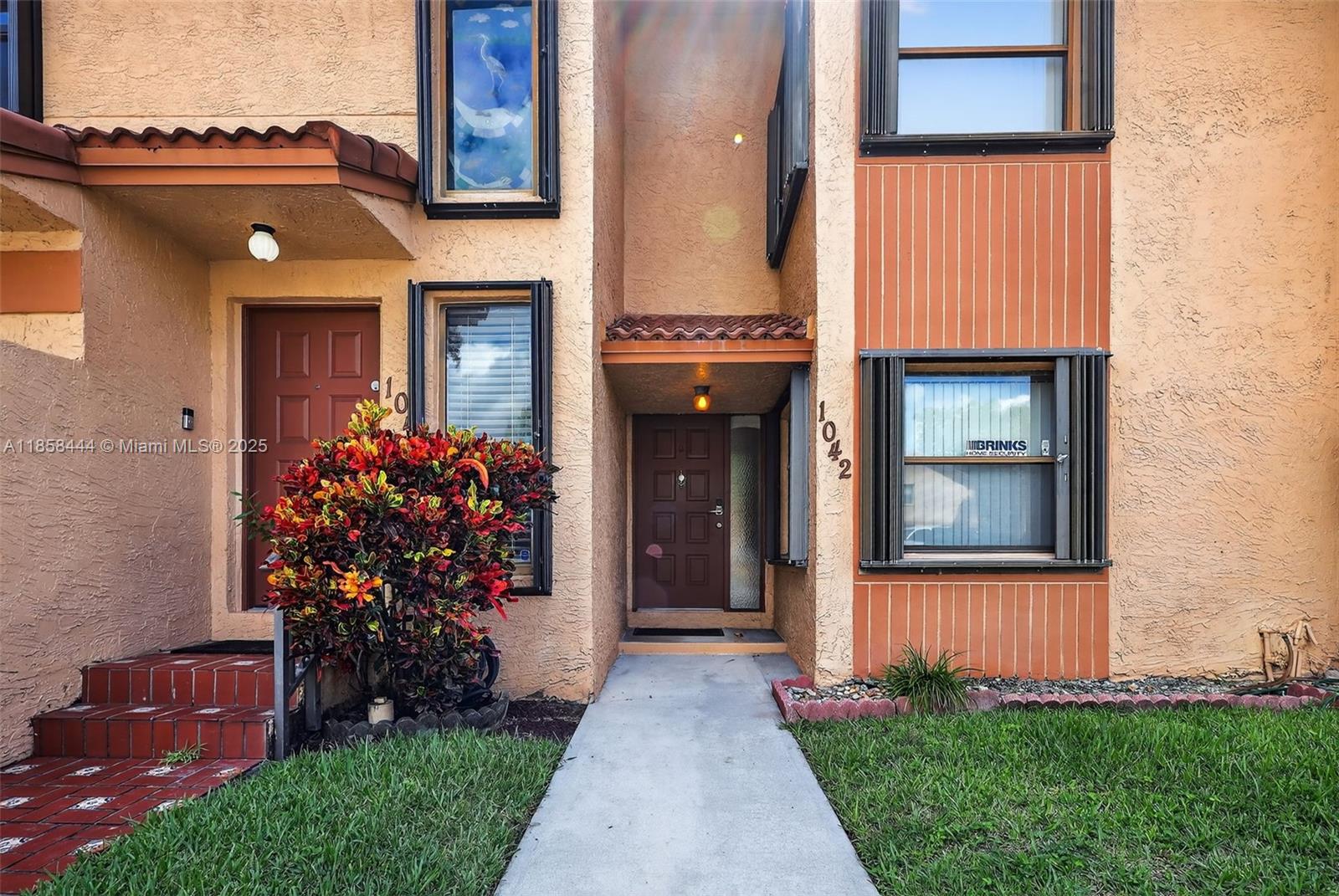 PEMBROKE LAKES SOUTH - Residential