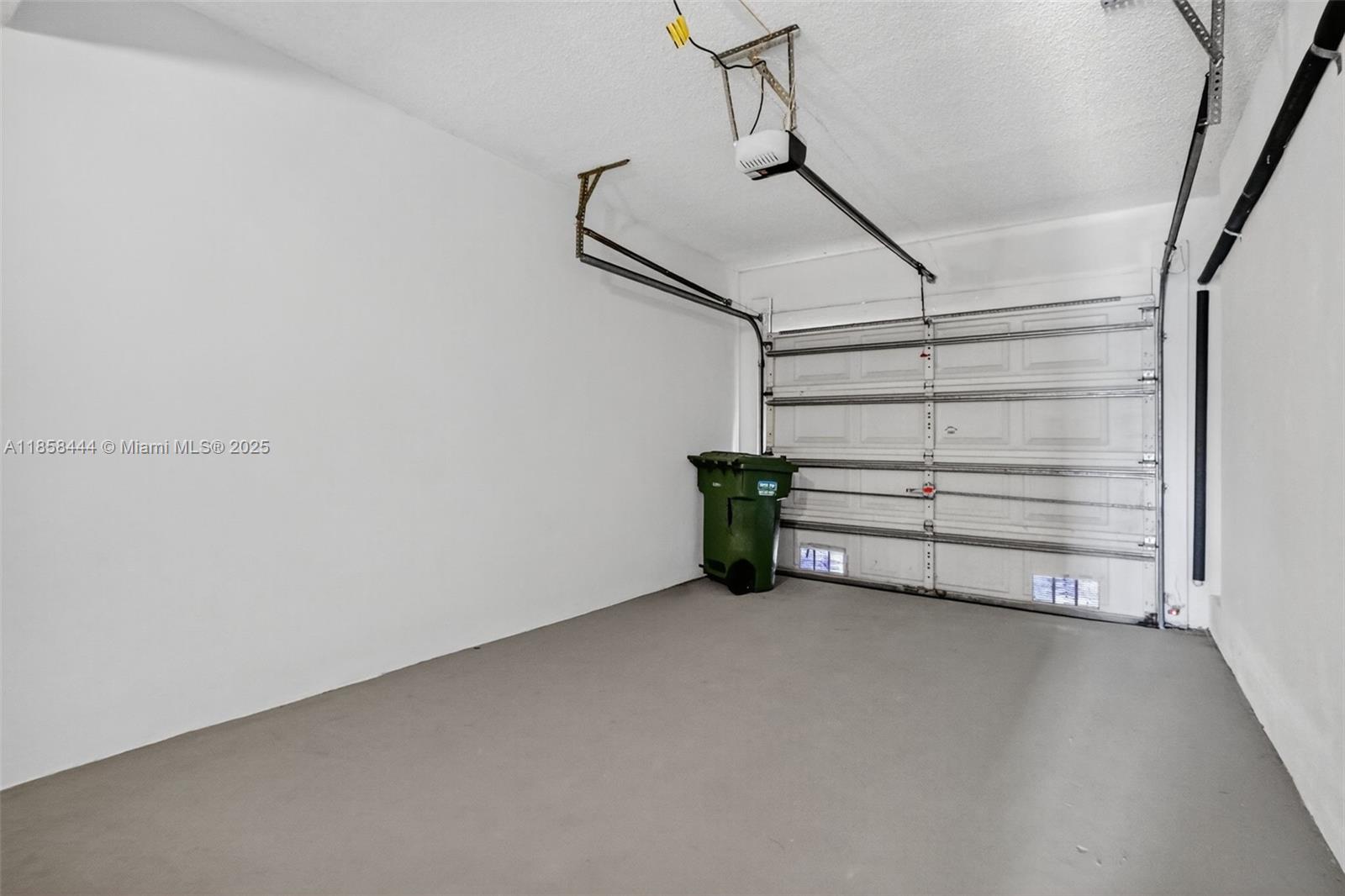 PEMBROKE LAKES SOUTH - Residential