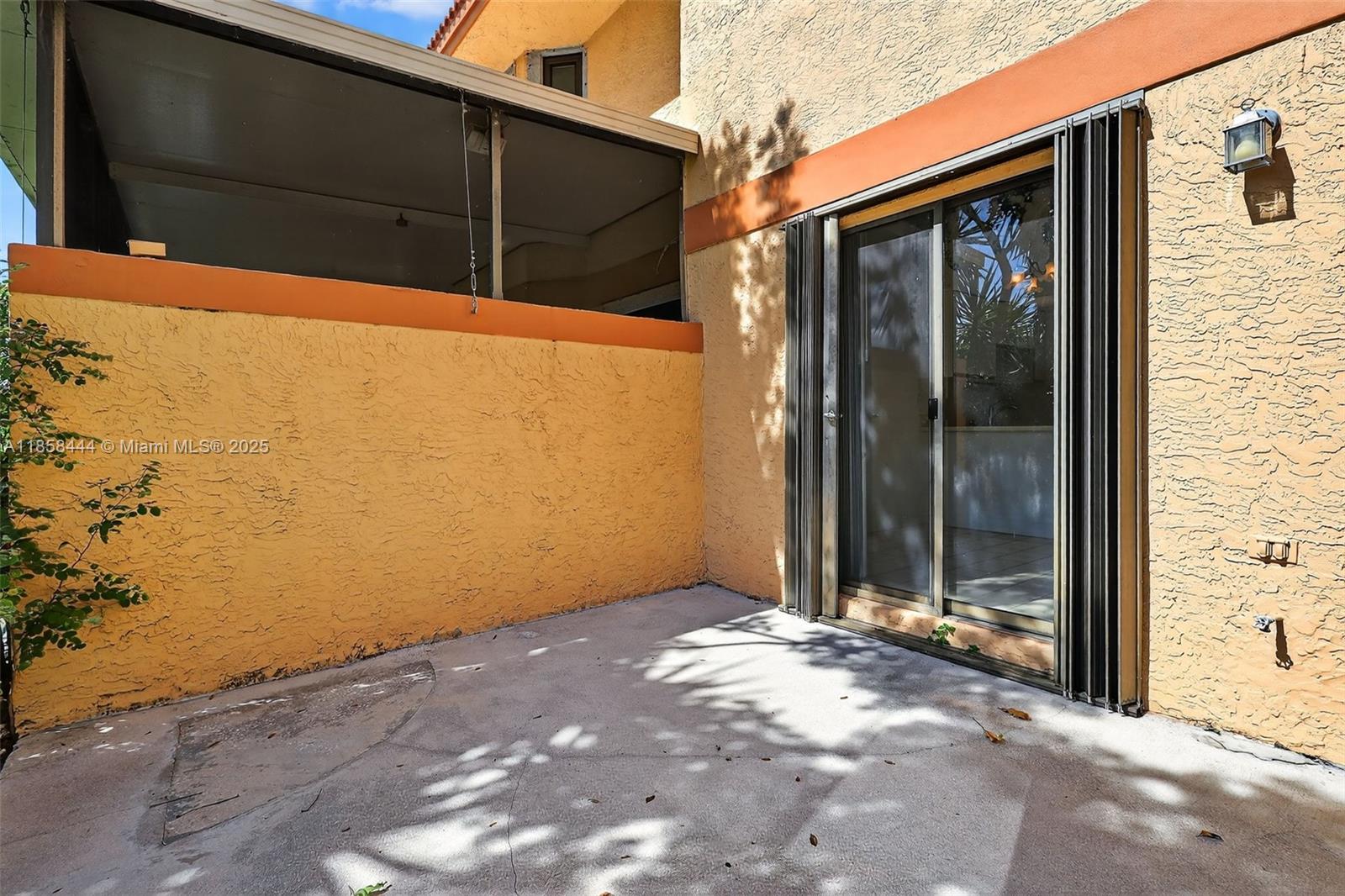 PEMBROKE LAKES SOUTH - Residential