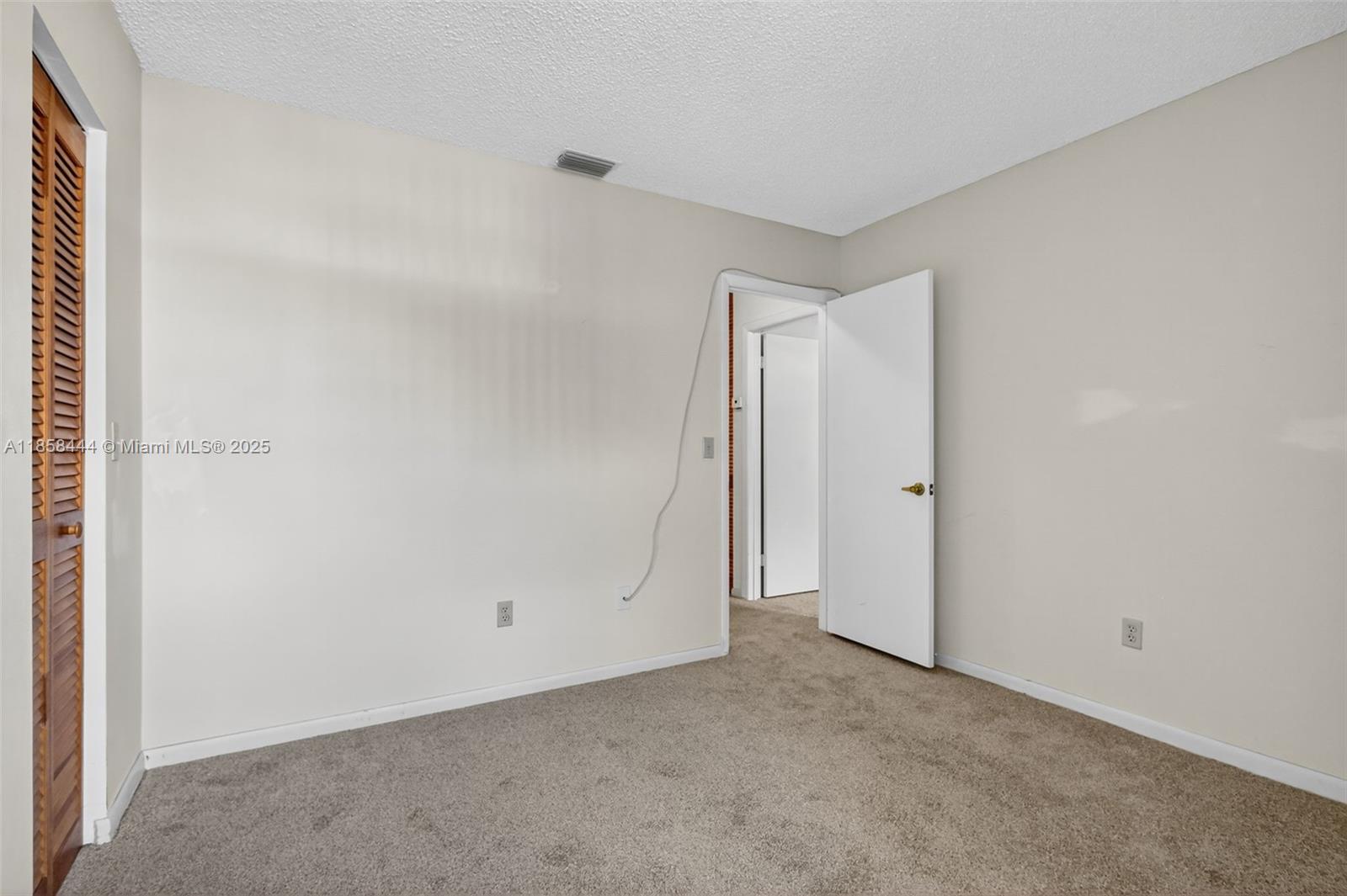 PEMBROKE LAKES SOUTH - Residential