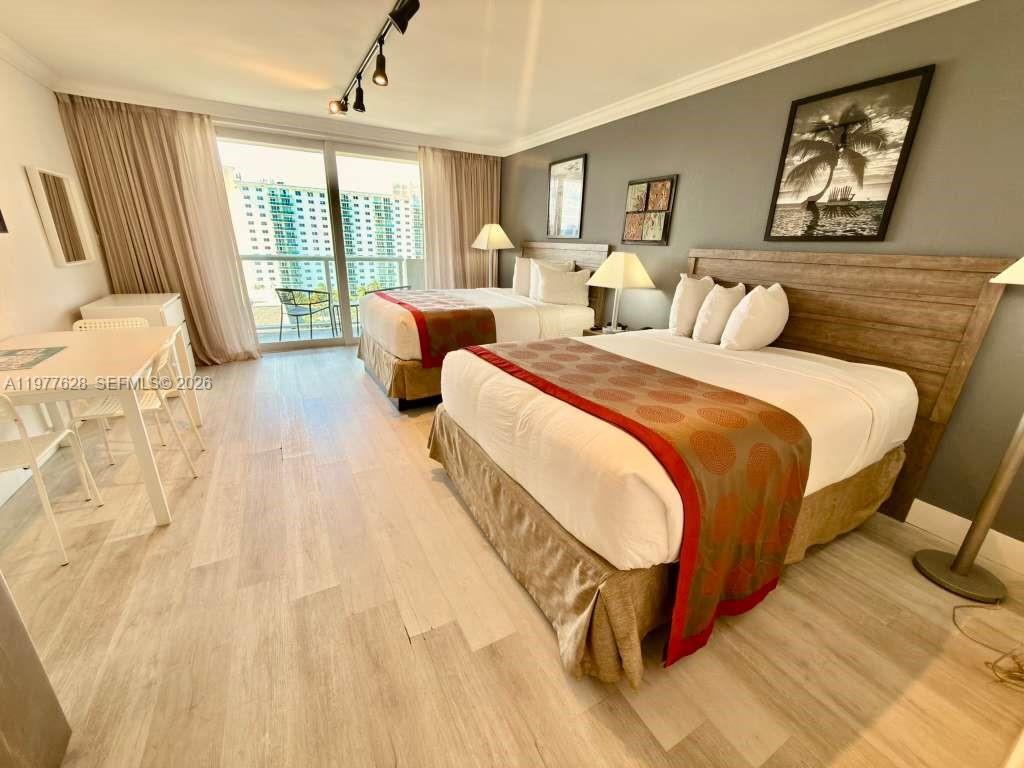 19201 Collins Ave 933