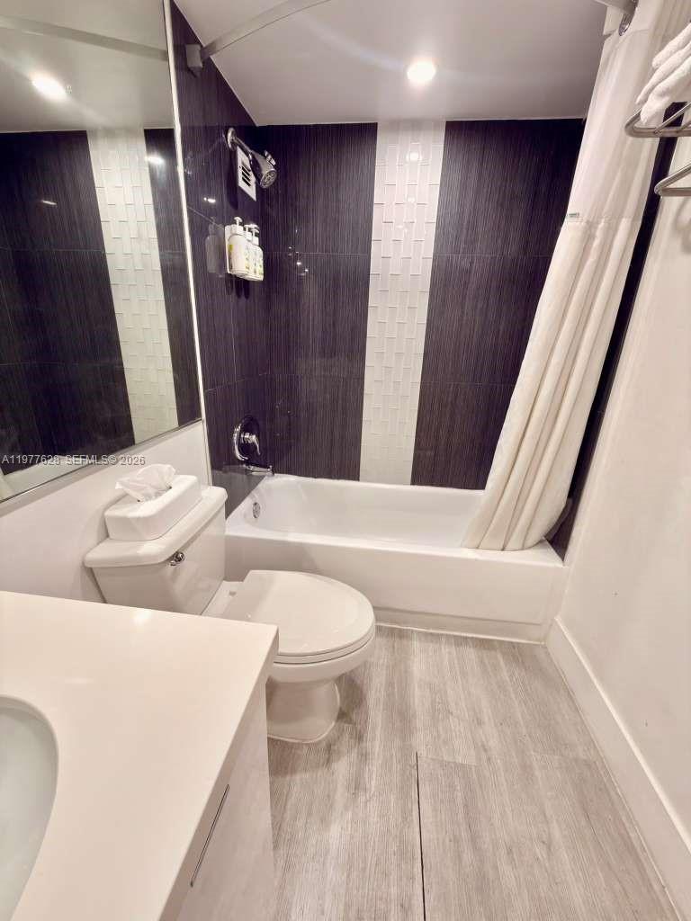 THE AVENTURA BEACH CLUB C - Residential