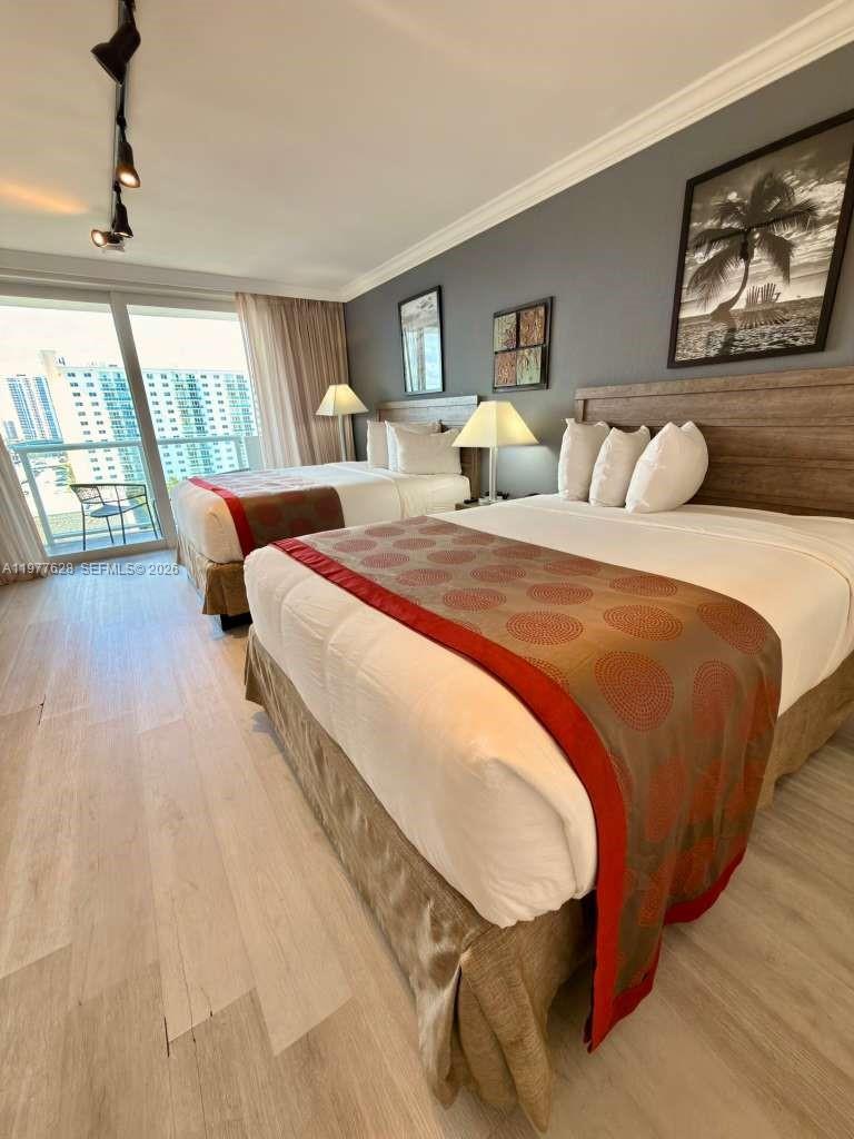 THE AVENTURA BEACH CLUB C - Residential