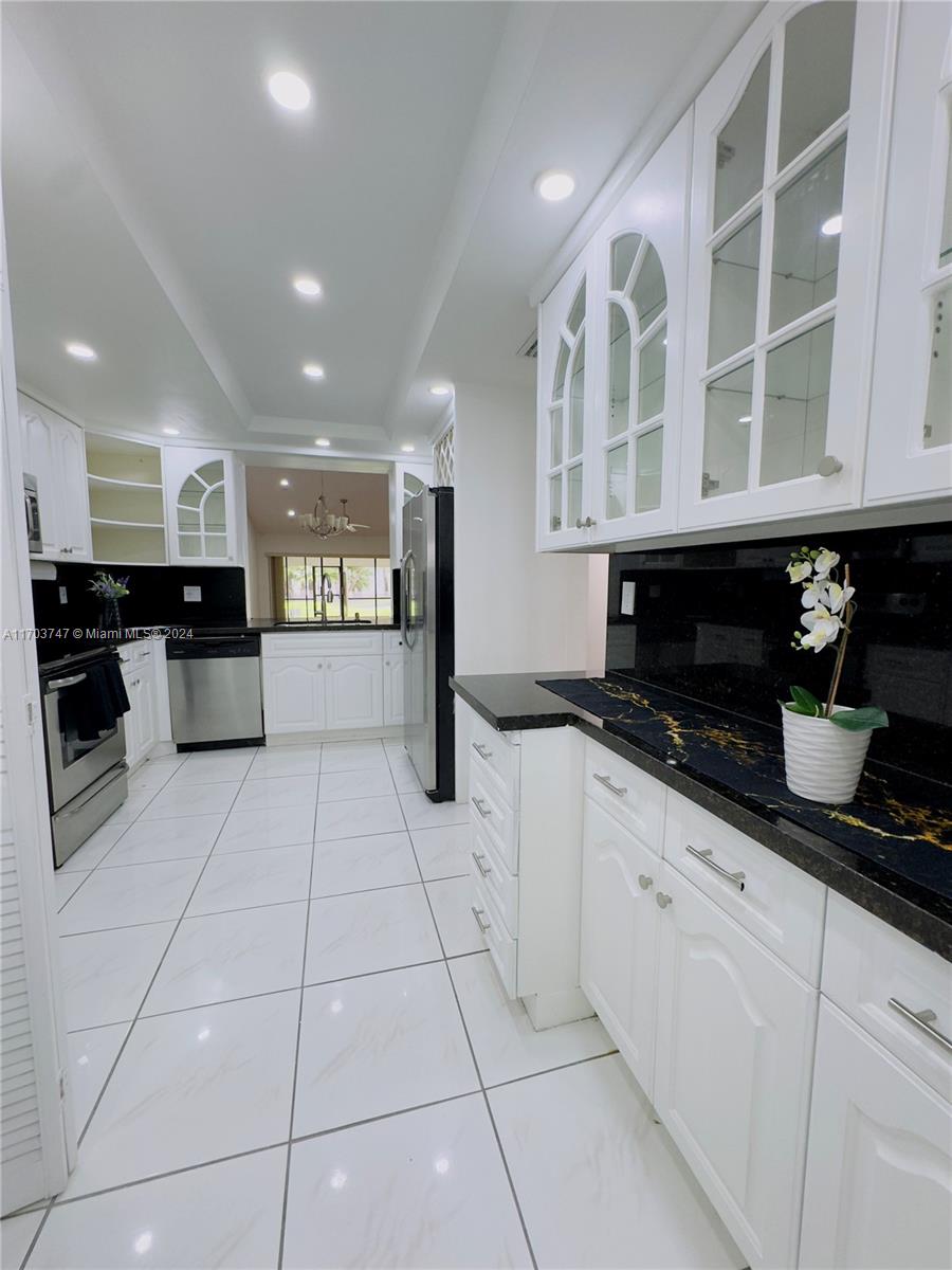 VILLAS AT BONAVENTURE IN - Residential