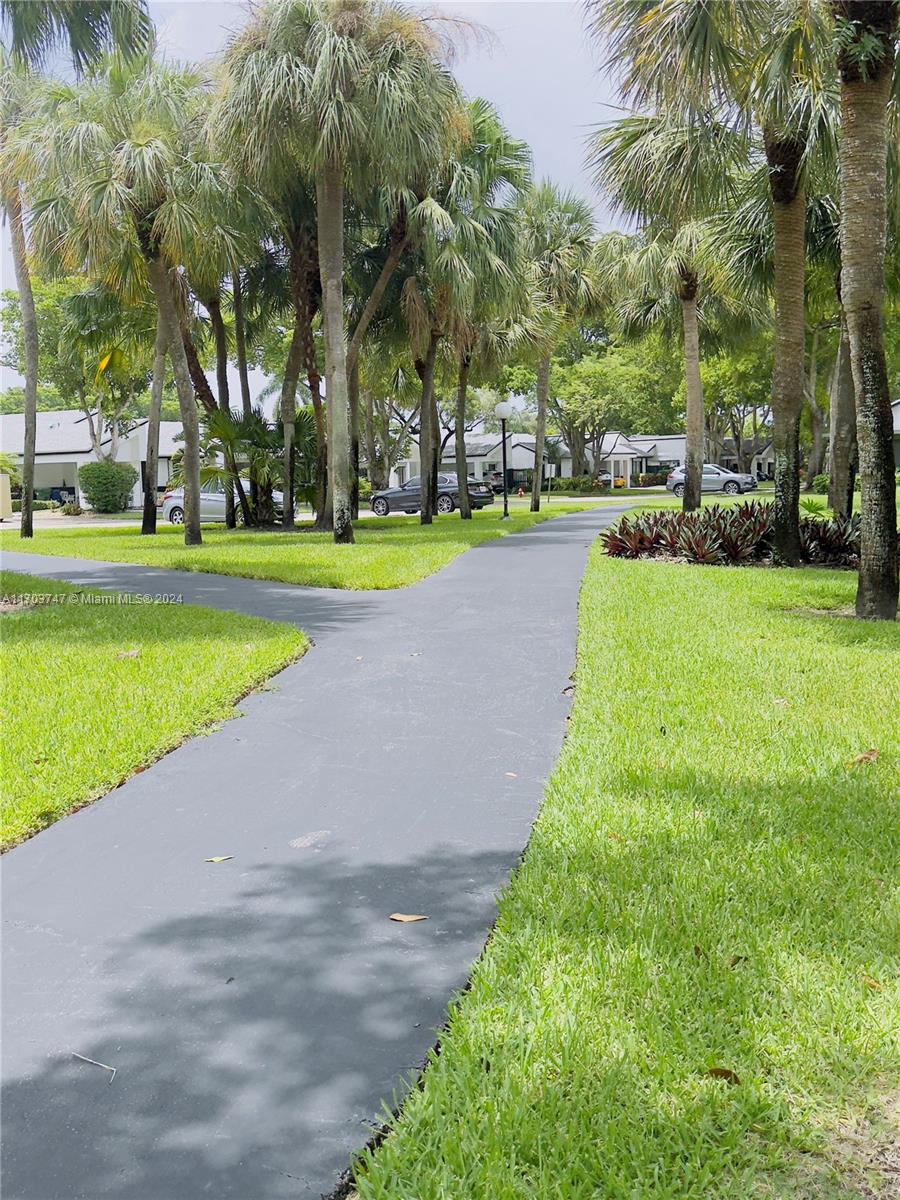 VILLAS AT BONAVENTURE IN - Residential