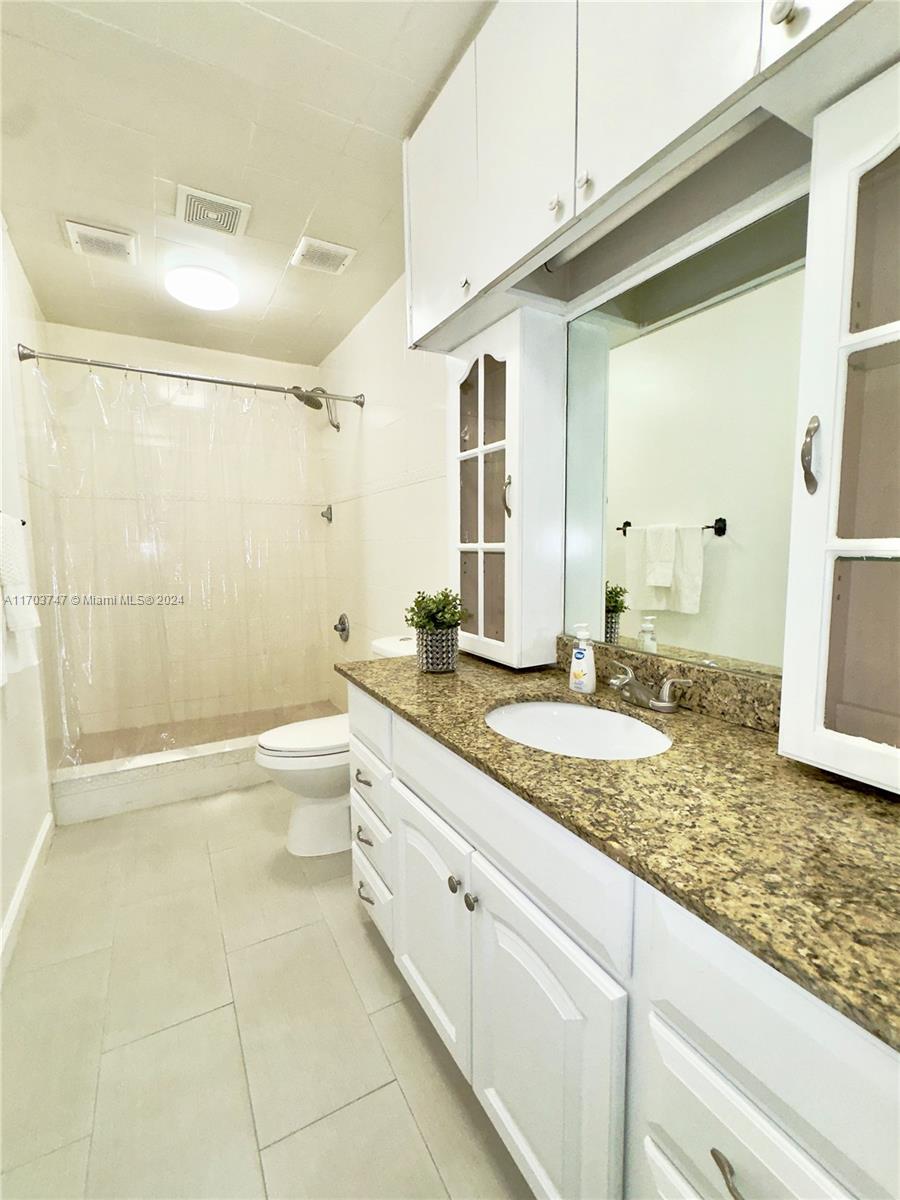 VILLAS AT BONAVENTURE IN - Residential