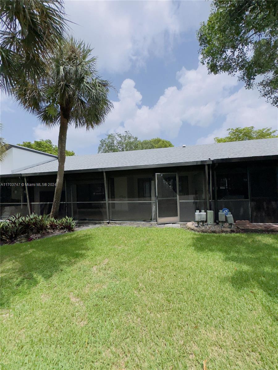 VILLAS AT BONAVENTURE IN - Residential
