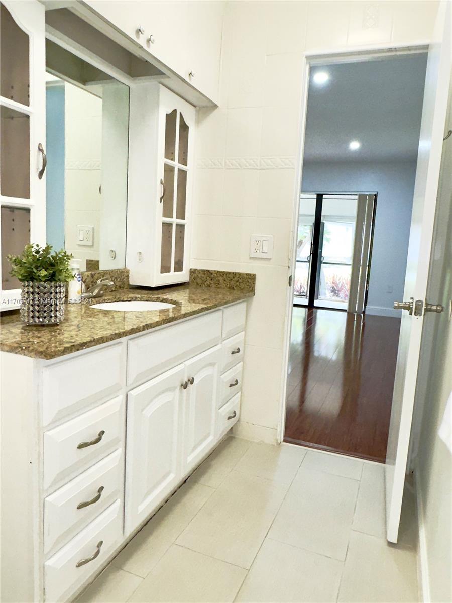 VILLAS AT BONAVENTURE IN - Residential
