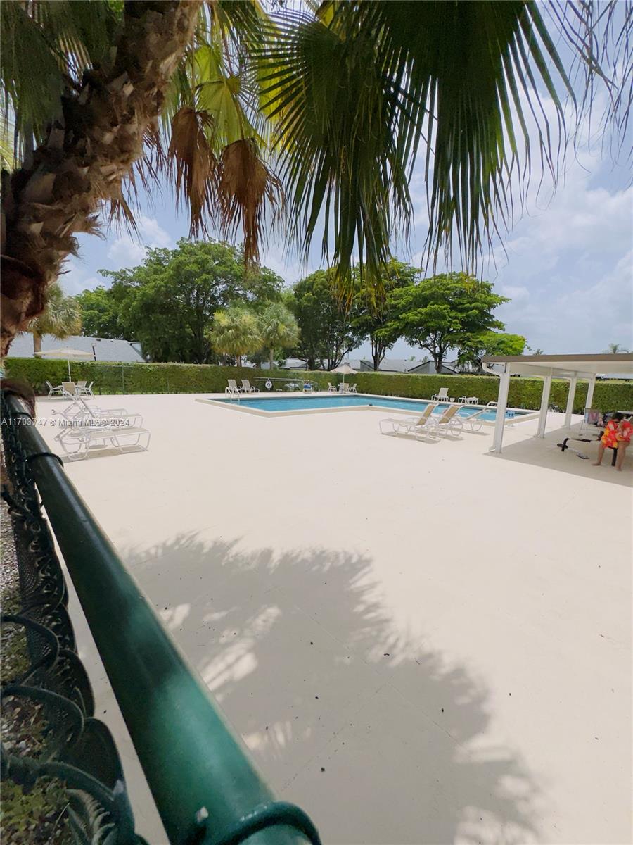 VILLAS AT BONAVENTURE IN - Residential