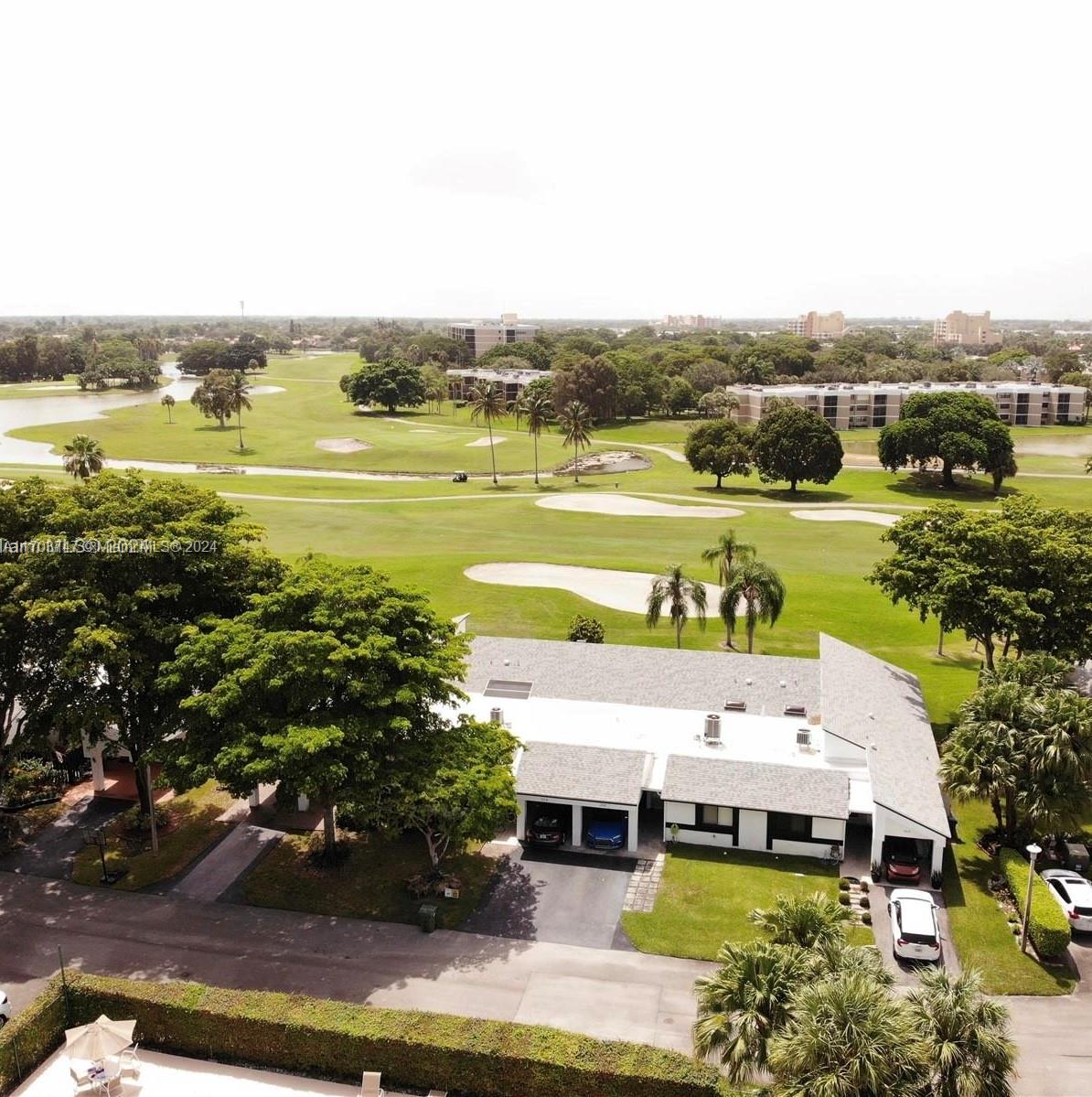 VILLAS AT BONAVENTURE IN - Residential