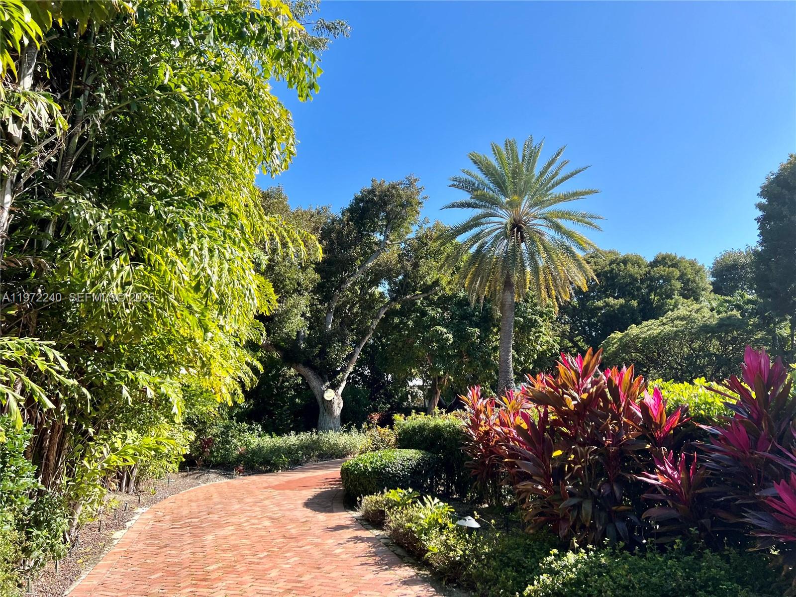 ISLAMORADA, TOWNSITE OF - Residential