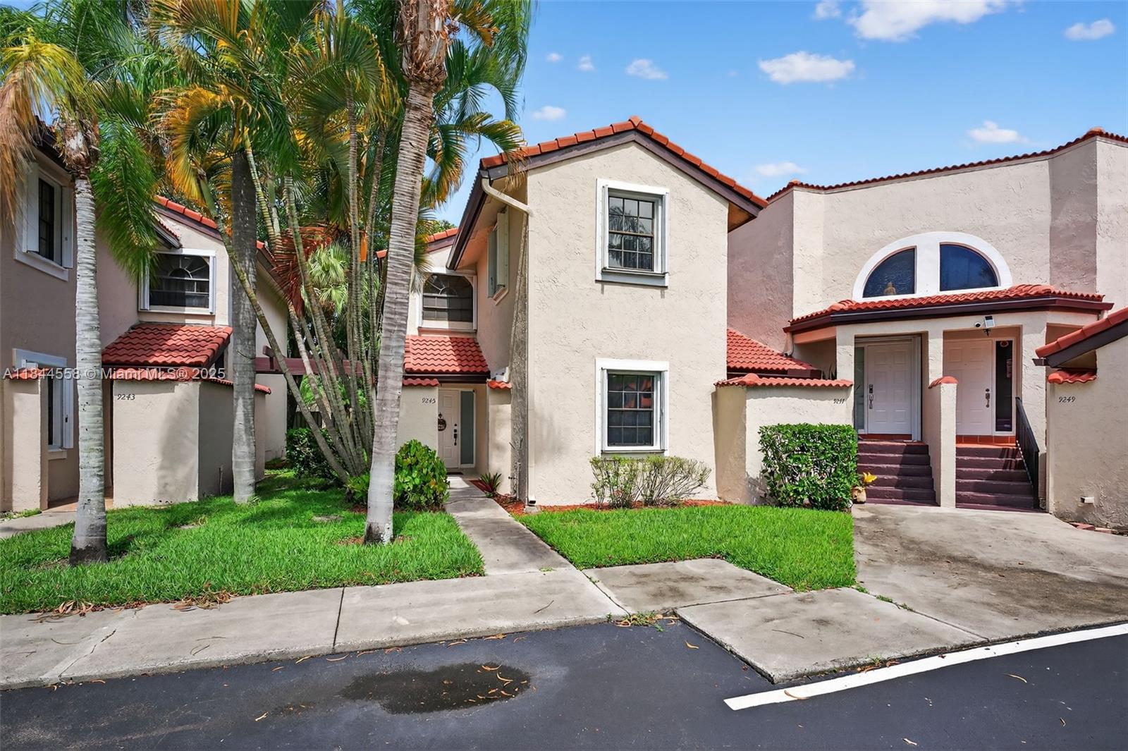 9245 W Sunrise Blvd, Plantation, FL, 33322/$435,000 1 9245 W Sunrise Blvd