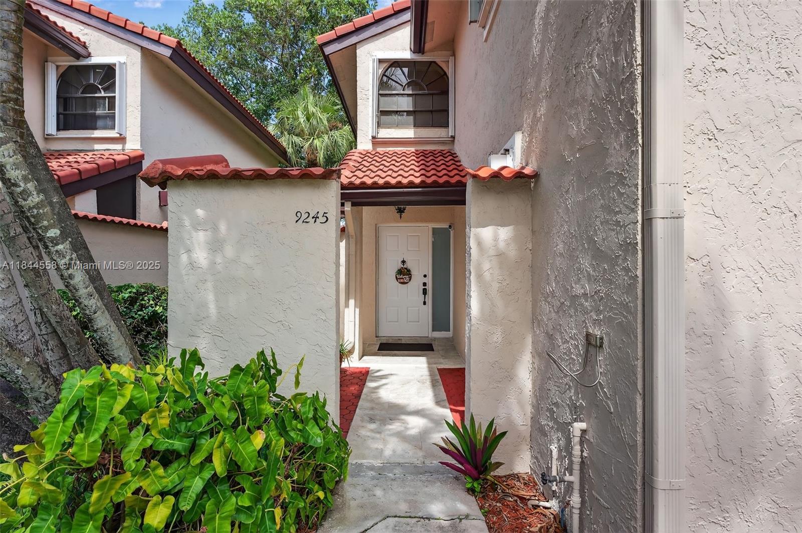 9245 W Sunrise Blvd, Plantation, FL, 33322/$435,000 3 9245 W Sunrise Blvd