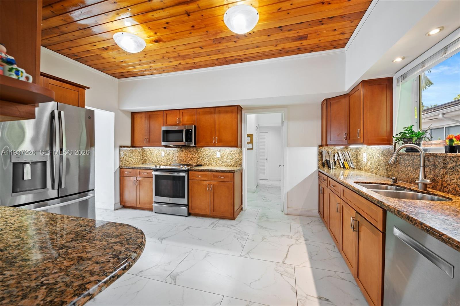 BAY HEIGHTS - Residential