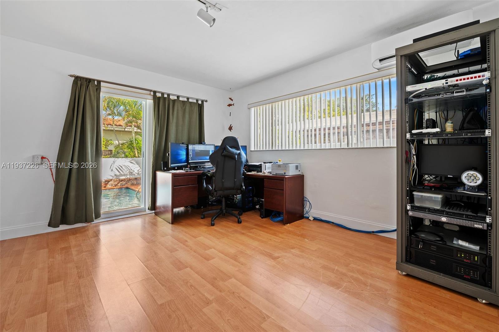 BAY HEIGHTS - Residential