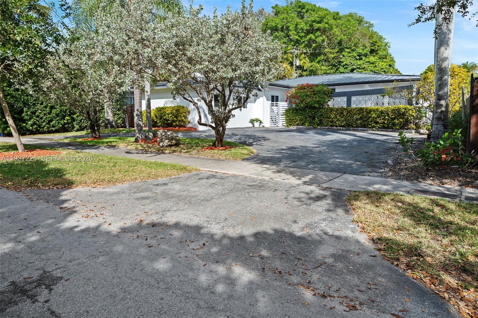 BAY HEIGHTS - Residential