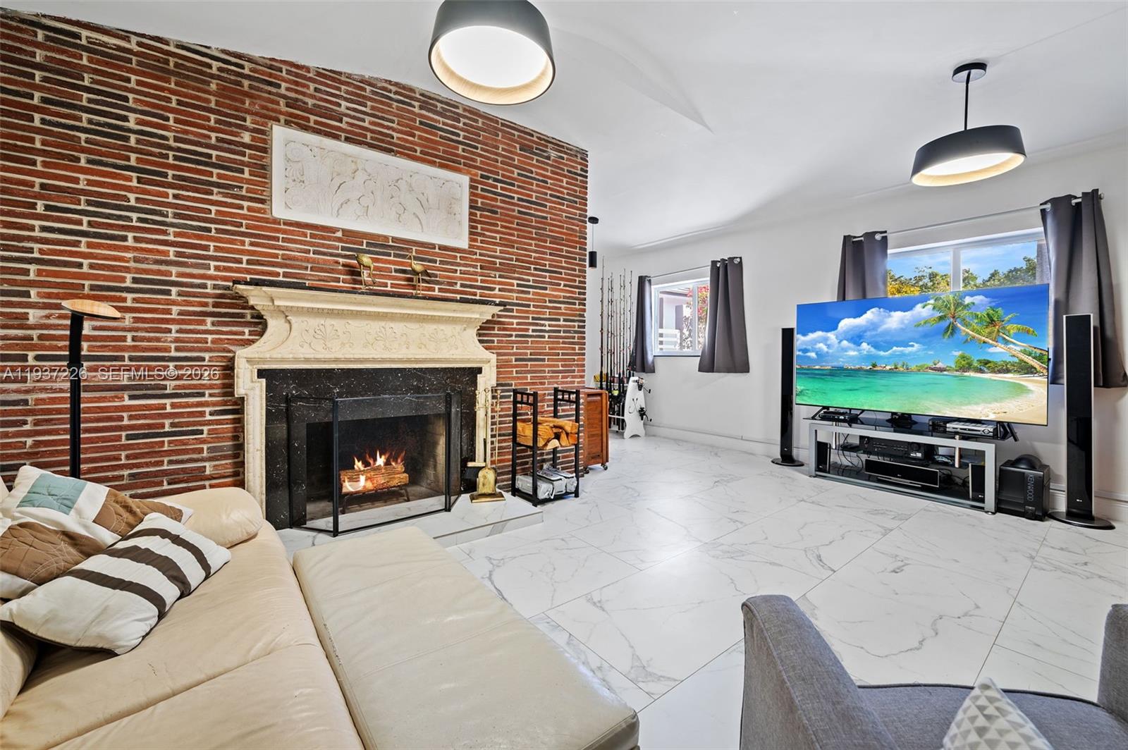 BAY HEIGHTS - Residential