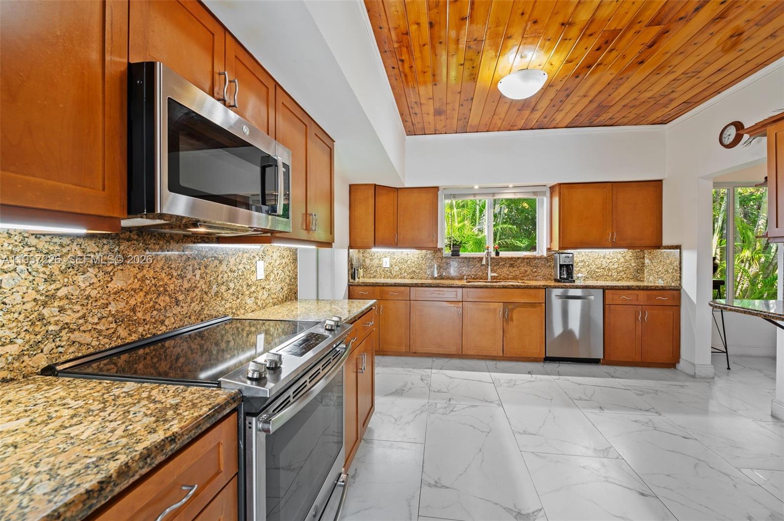 BAY HEIGHTS - Residential