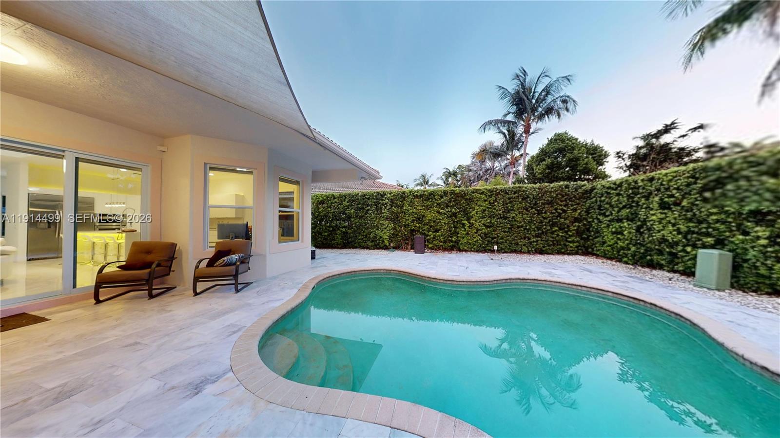 1946 Harbor View Cir