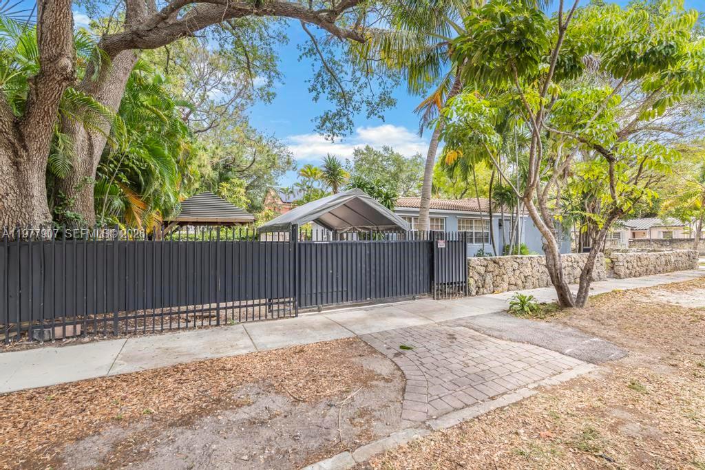 SILVER BLUFF EST SEC C - Residential