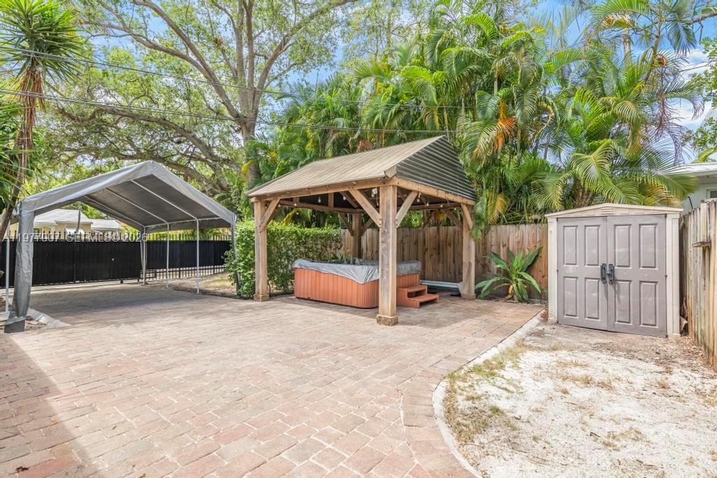 SILVER BLUFF EST SEC C - Residential