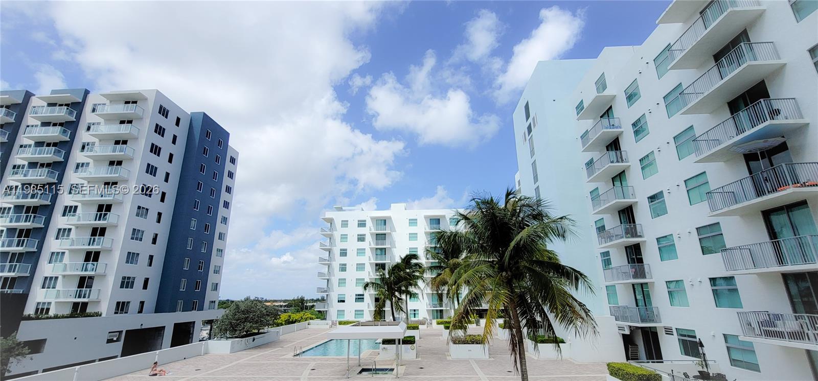 HOLLYWOOD STATION RES CON - Residential Lease